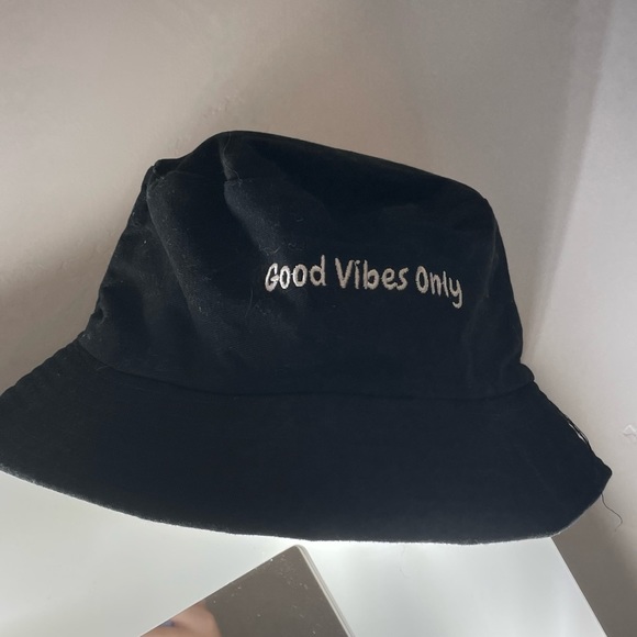 Good vibes only hat - Picture 3 of 3